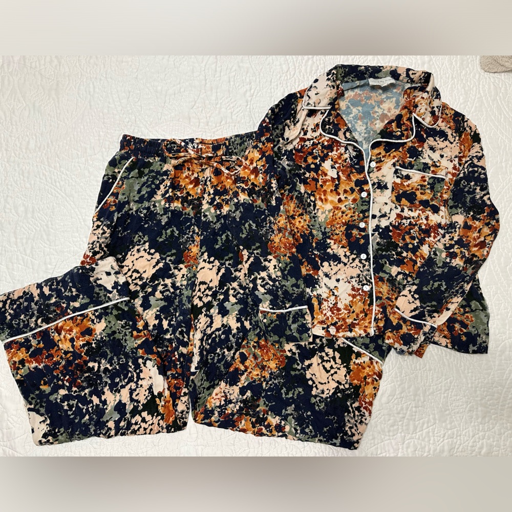 Multicolor Pajama Set with Abstract Print